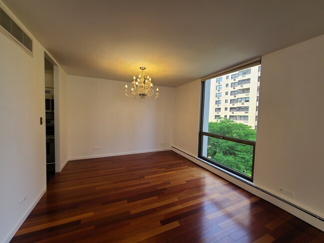 Building Photo - 1310 N Ritchie Ct