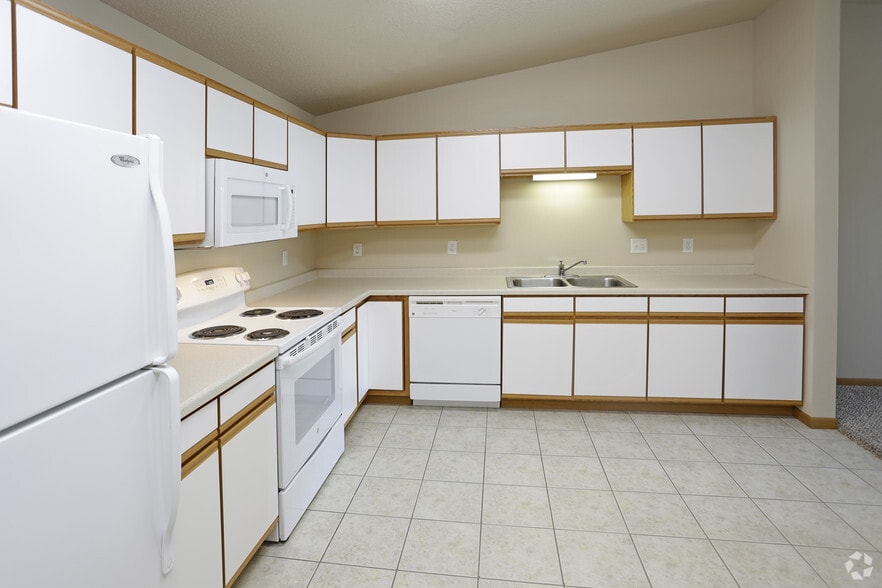 2BR, 2BA - 972 SF - Osgood Townsite Apartments
