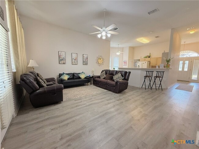 Building Photo - 2314 Kingsbury Dr