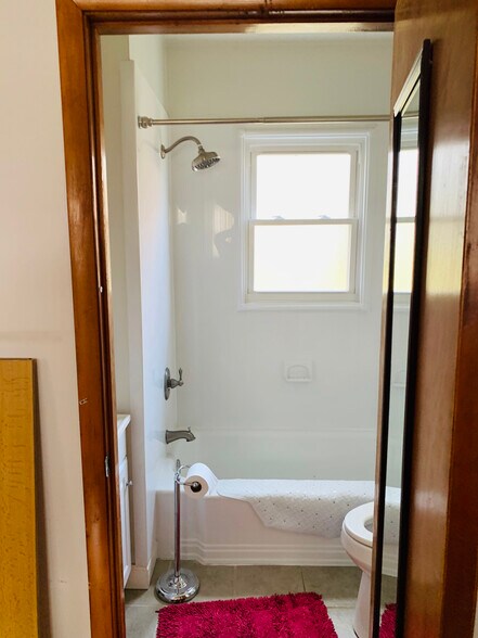 Bathroom - 615 N Willow St