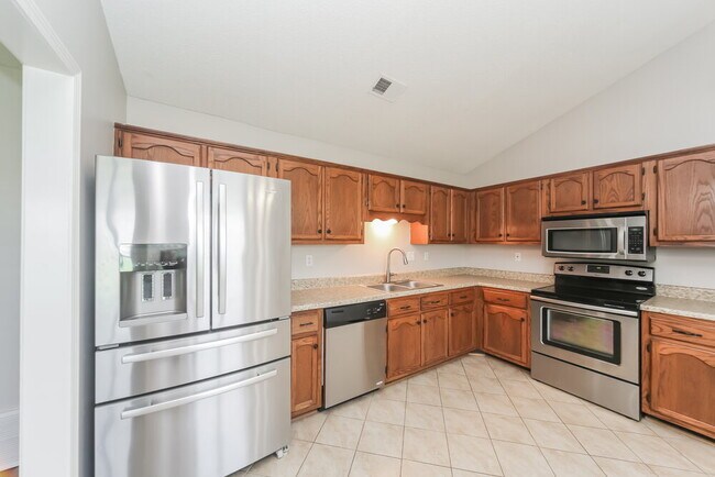 Building Photo - 6476 Farley Dr E