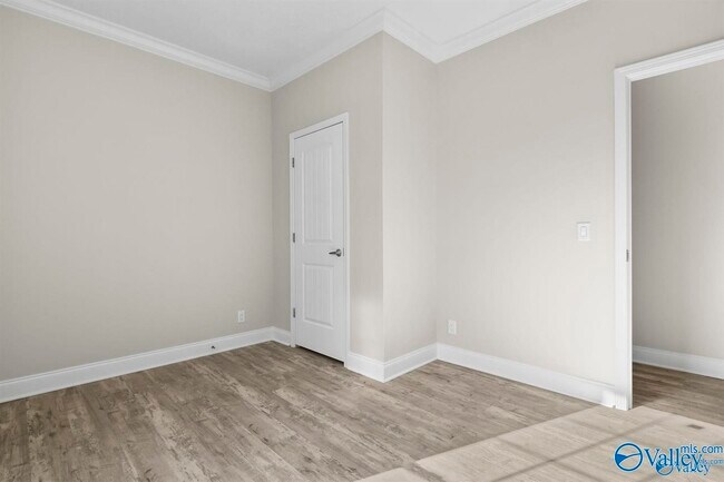 Building Photo - 1502 Rison Ave NE