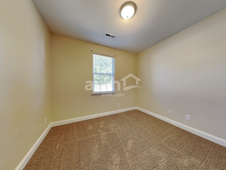 Building Photo - 203 Reedy River Ct