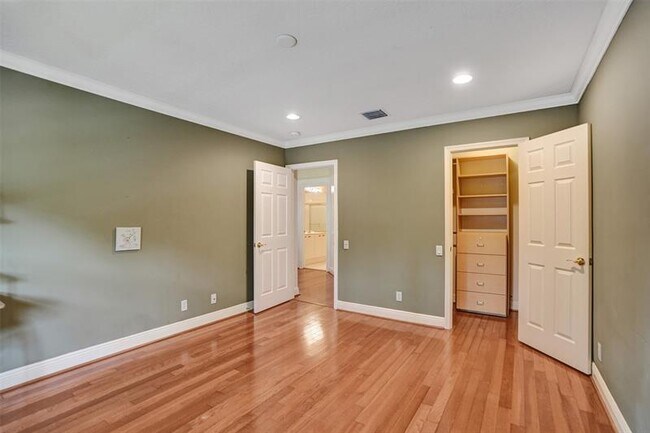 Building Photo - 10442 NW 60th Pl