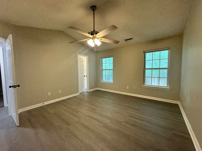 Building Photo - Room in House on Feldspar Way