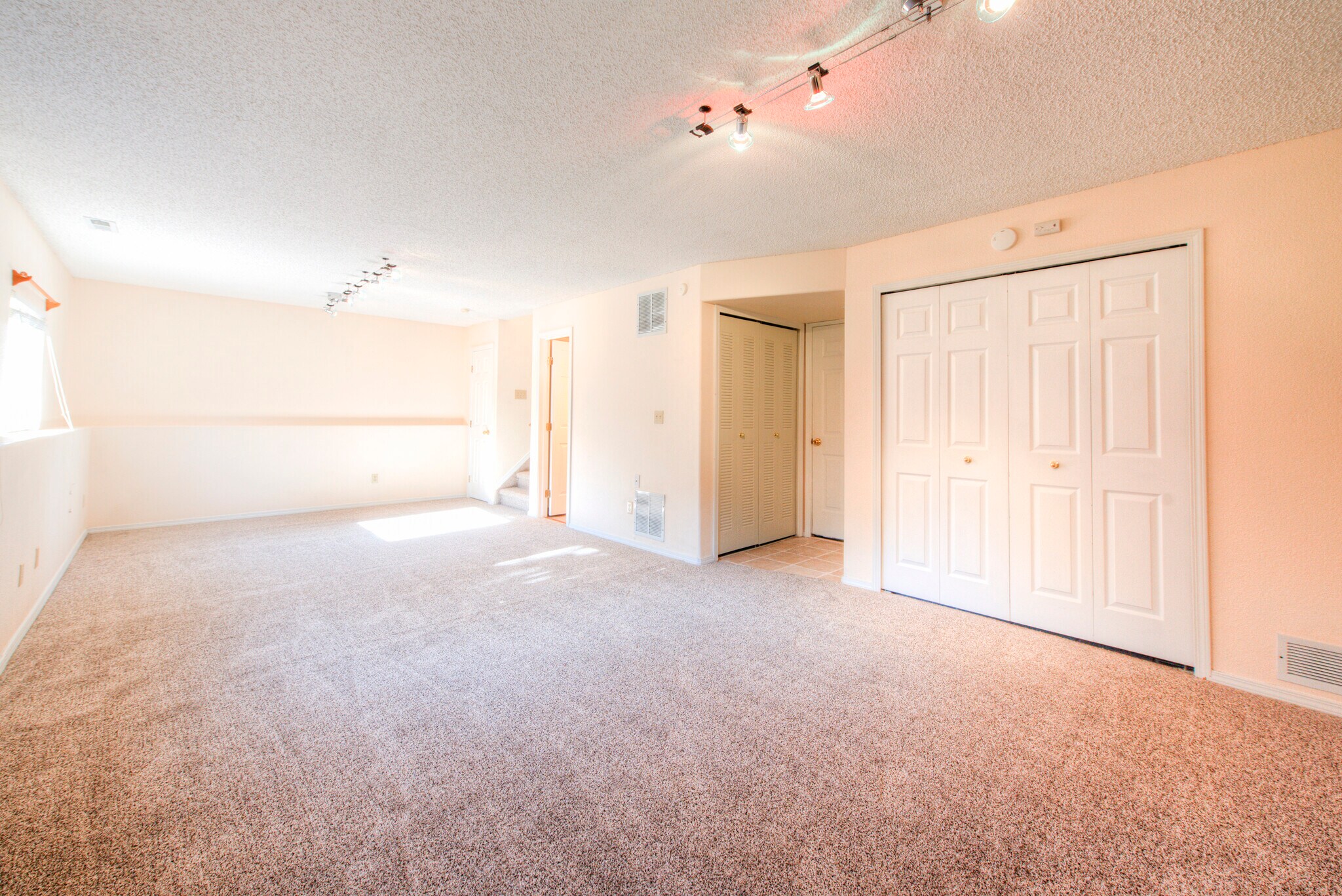 Garage has a tile entryway. - 2875 Richmond Dr