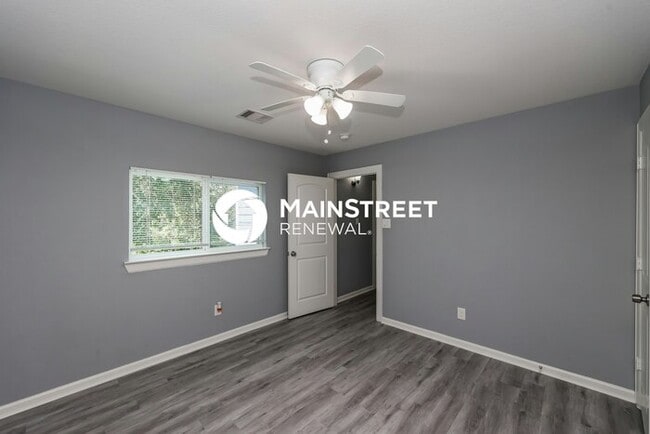 Building Photo - 3 Bedroom Pet-Friendly Home in HOUSTON, TX with Main Street Renewal