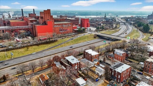 Building Photo - Benton Park home.