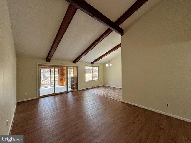 Building Photo - 401 Butternut Ct