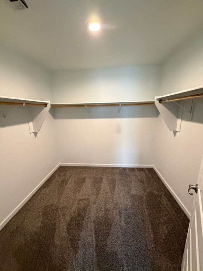 Building Photo - Beautiful newer townhome for rent in Tempe