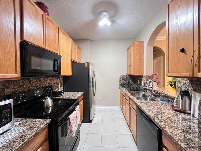 Building Photo - The perfect home waiting for you! FULLY FU...