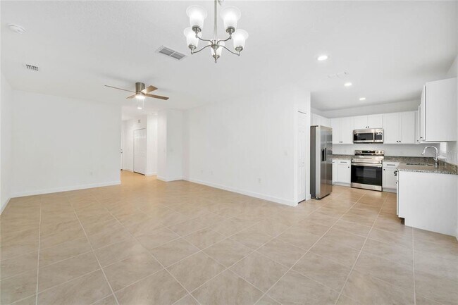 Building Photo - 1308 BOND