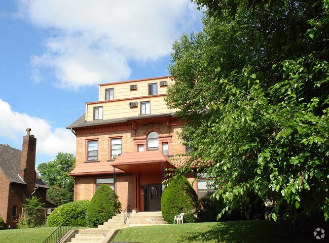 Building Photo - 420 S Graham St