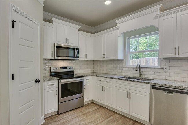 Building Photo - 1232 Gregory Landing Dr