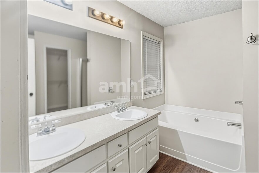 Building Photo - 1759 Maxey Ln