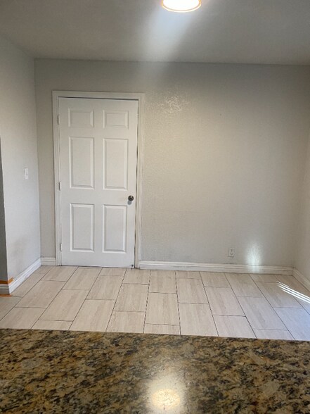 Building Photo - 11921 Bryant St