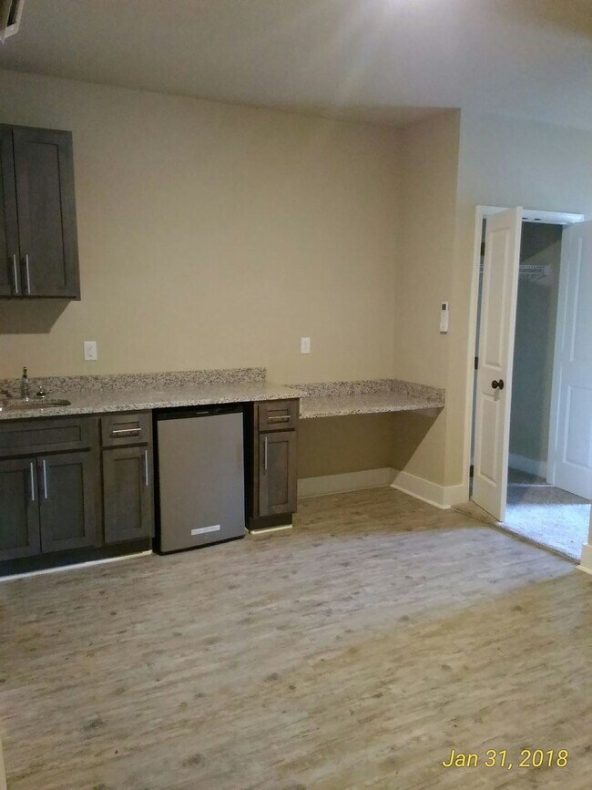 Building Photo - For Rent: Student Housing — Private 1BR/1BA Suite (TTU Students Only)