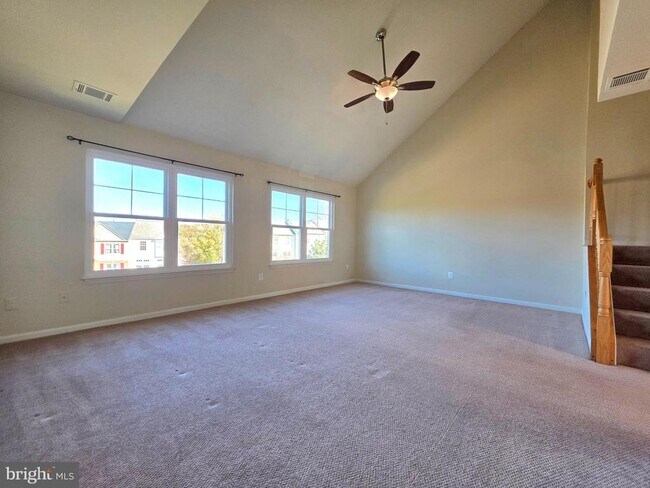 Building Photo - 3989 Hartlake St