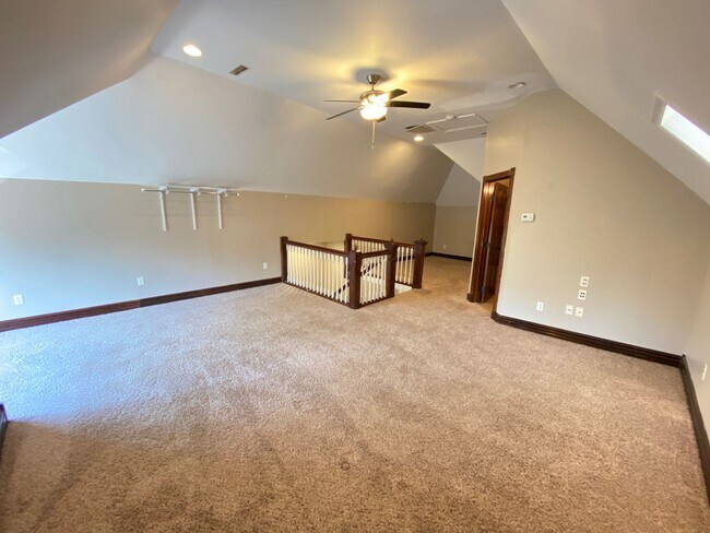 Building Photo - Renovated House, South Campus OSU, Near Medical Center and Law School