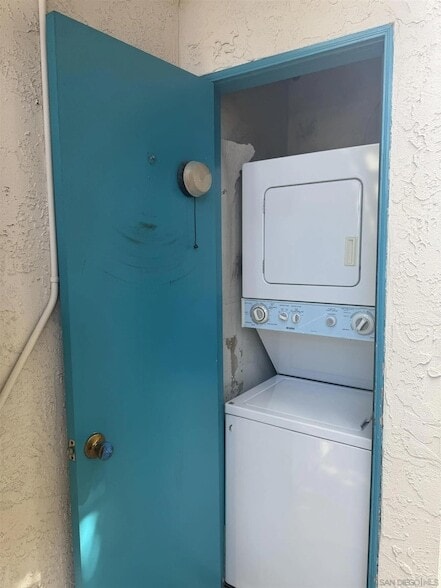 Building Photo - 4617 Kensington Dr