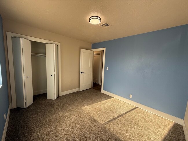 Building Photo - 1170 W 540 N