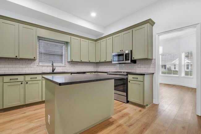 Building Photo - 2704 Nantucket Ln