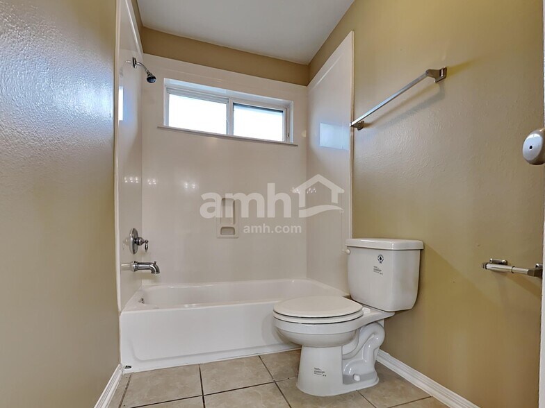 Building Photo - 5718 Emerald Brook Ln