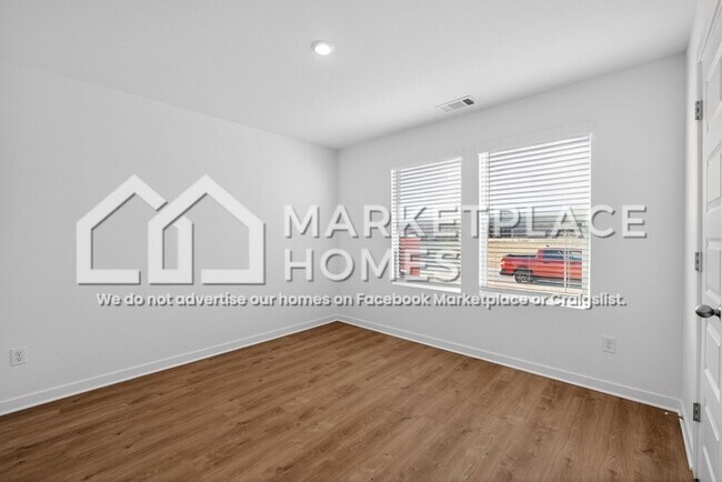 Building Photo - 3050 Rosalee Ln