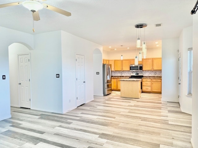 Building Photo - 1199 Mirador Loop N E