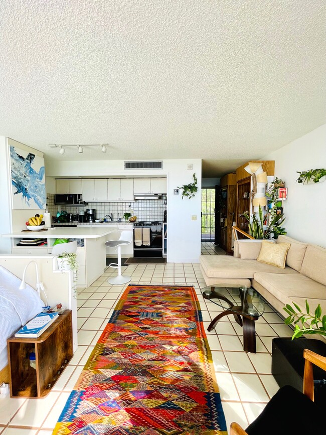 Building Photo - 770-770 Kili Dr