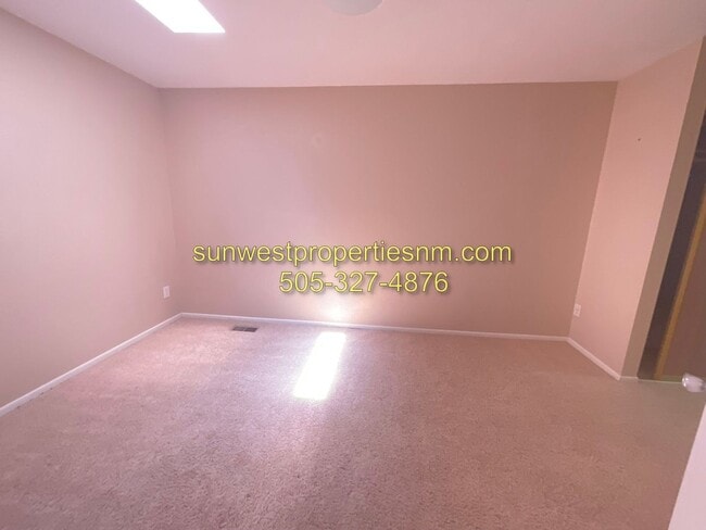 Building Photo - 3 bedroom, 2.5 Bath Condo for Rent