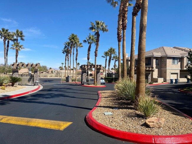 Building Photo - BEAUTIFUL CUSTOM CONDO IN DOWNTOWN SUMMERLIN