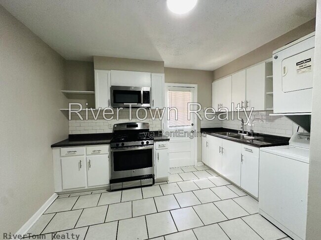 Building Photo - 3627 N Lloyd Cir
