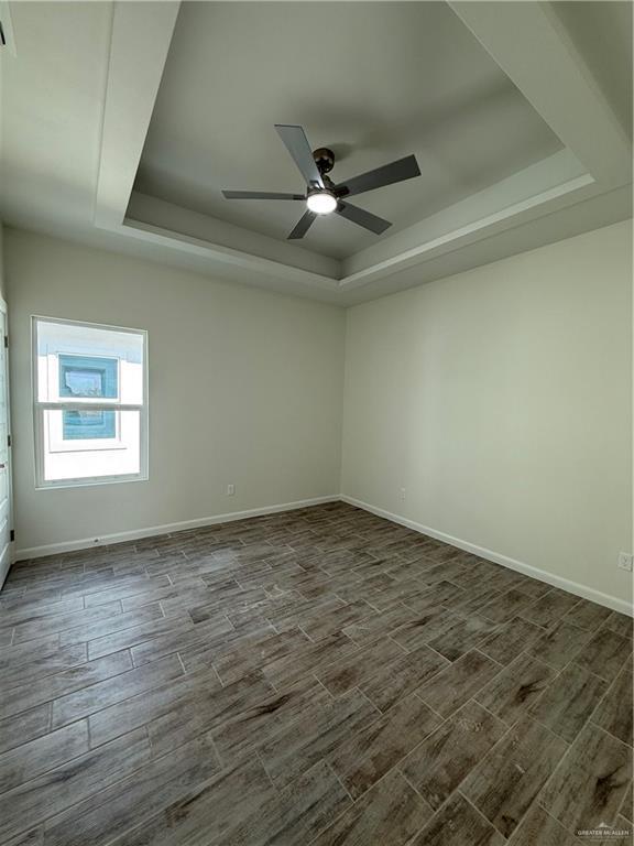 Building Photo - 11 N 56th Ln