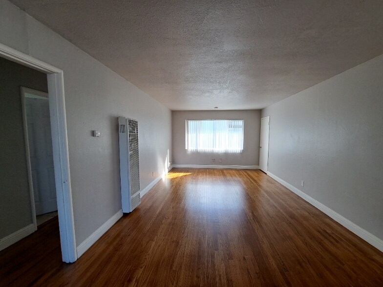 Primary Photo - 2641 74th Ave