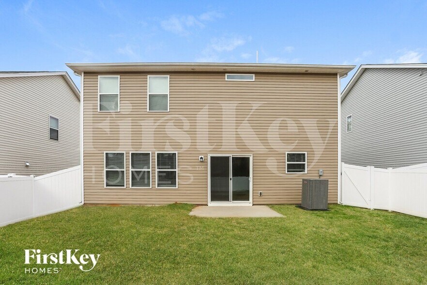 Building Photo - 8204 Williams Farm Dr