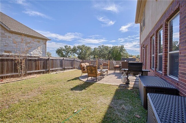 Building Photo - 12500 Calistoga Way