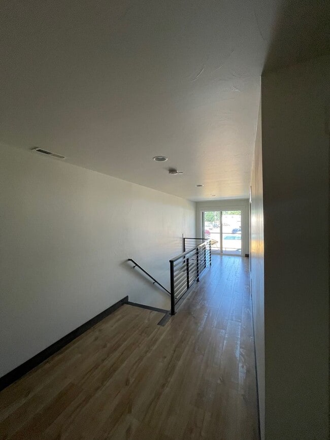 Building Photo - Whitefish townhouse for rent! 3 bed 2.5 ba...