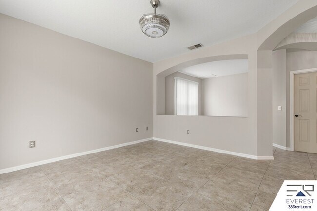 Building Photo - 60 Brigadoon Ln