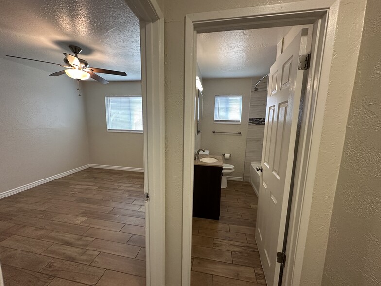 Building Photo - 539 S Gertrude Ave