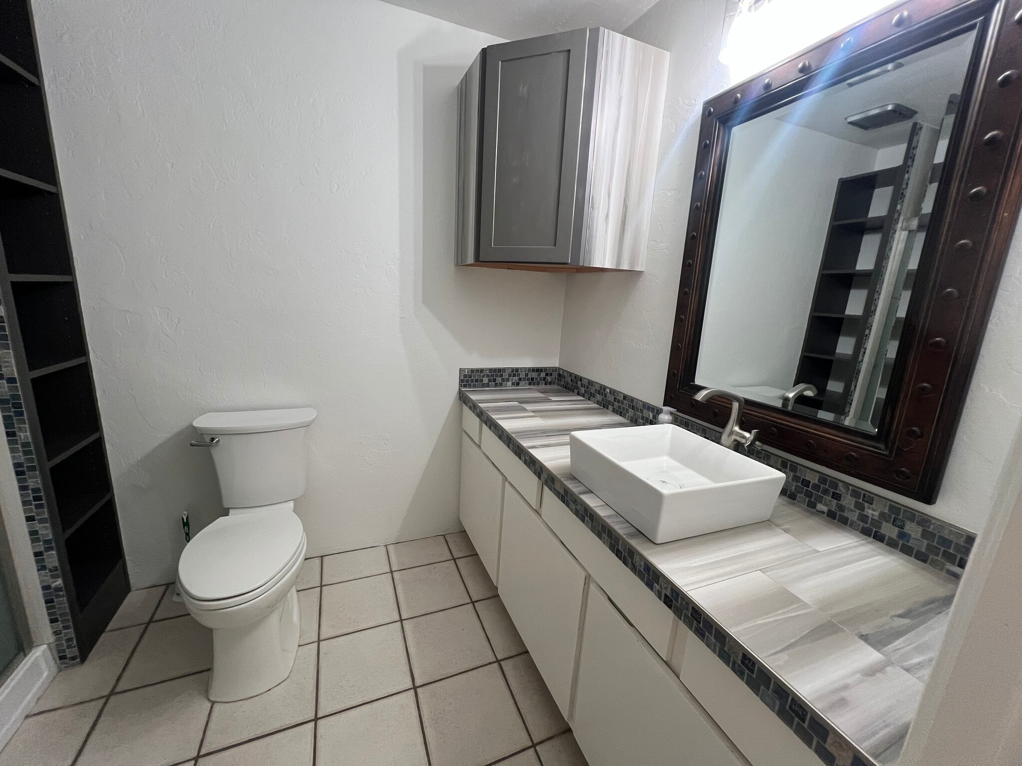 Primary bathroom - 5675 N Camino Esplendora