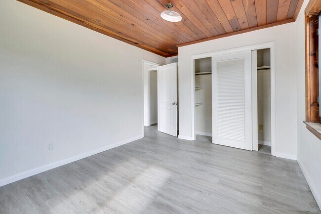 Building Photo - 652 Hernando St