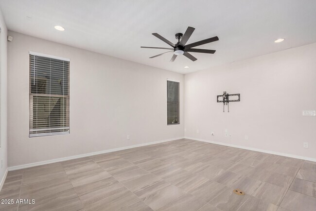 Building Photo - 8828 W Palo Verde Dr