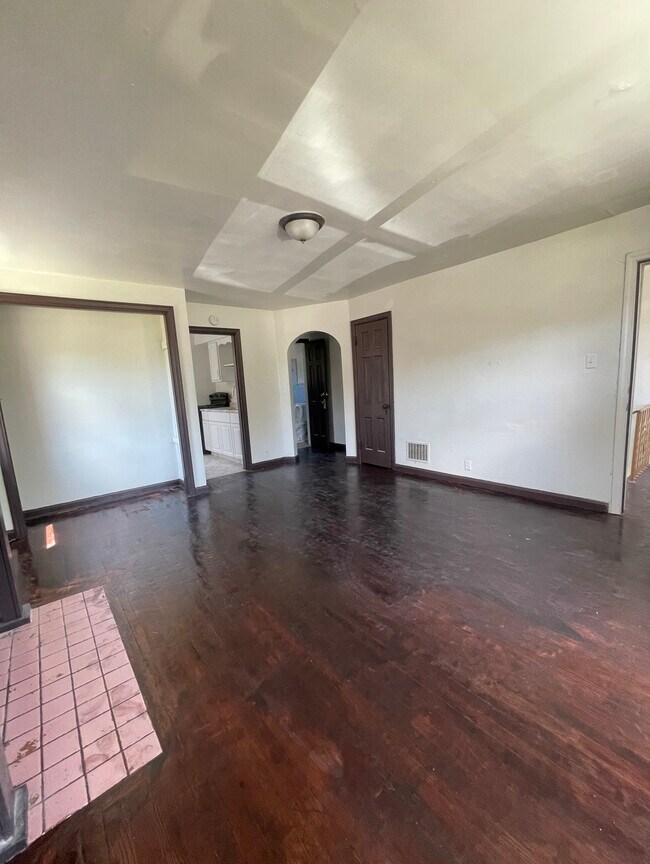 Building Photo - 735 Elberon Ave