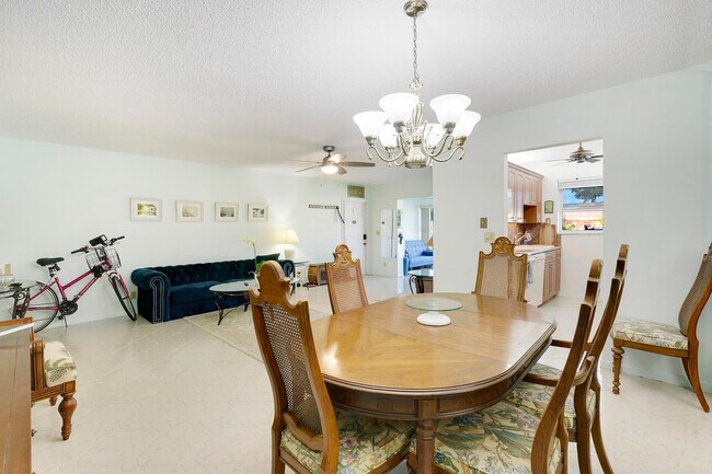 Building Photo - 4515 NW 3rd Ct