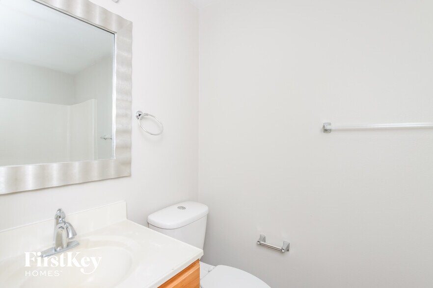 Building Photo - 1686 Whiting St SE