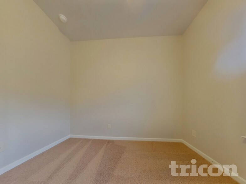 Building Photo - 55 Thorndale Ct