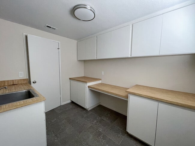 Building Photo - 2074 Caraway St