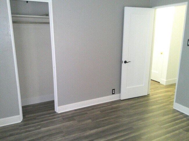 Building Photo - Charming house for rent in a great location