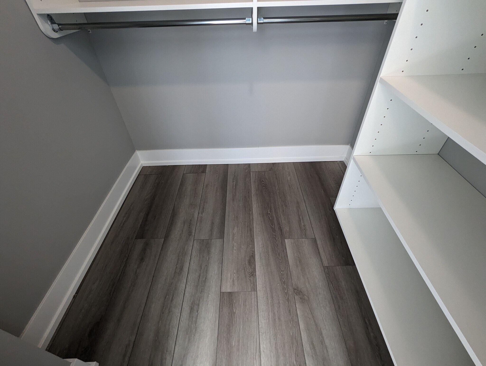 Building Photo - 3935 N Janssen Ave